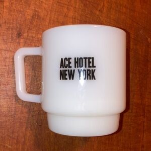 📻🛎🏢 ACE HOTEL New York - New + Never Used Olde Milk-Glass Coffee Mug 🏨☕️🚕